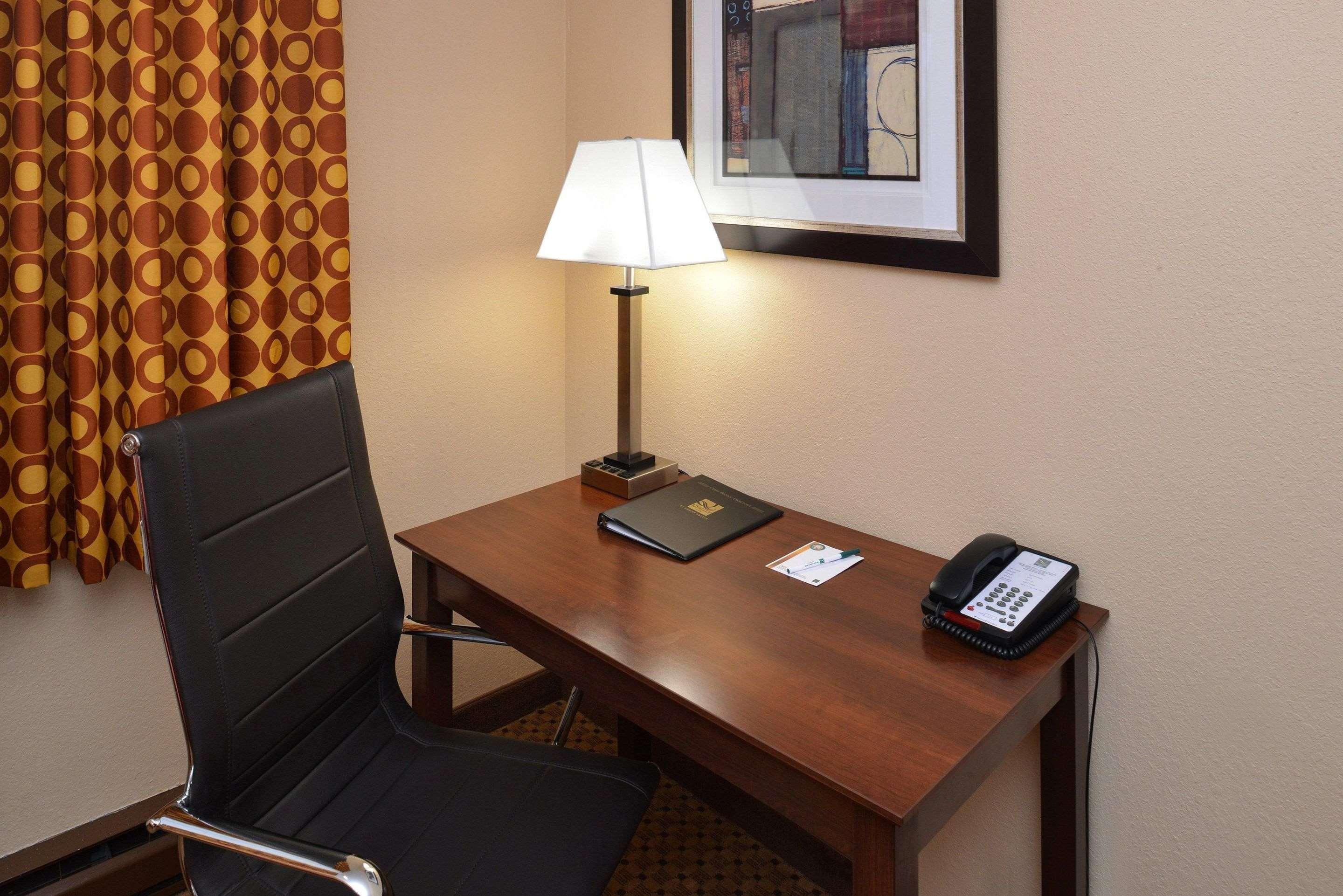 Quality Inn 2*