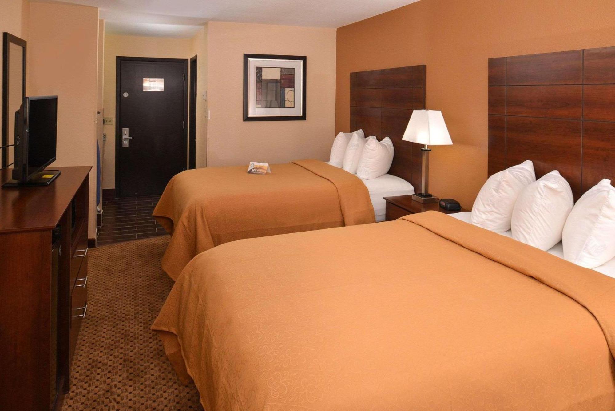 Quality Inn 2*